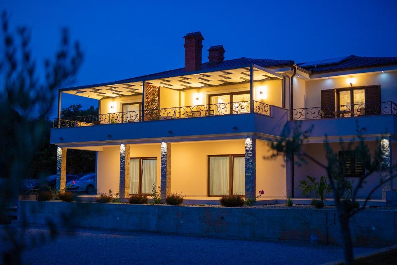 Luxury Apartments Villa Stina Pinezići Exterior foto