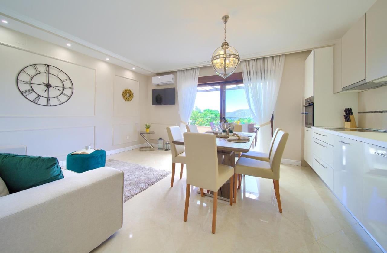 Luxury Apartments Villa Stina Pinezići Exterior foto